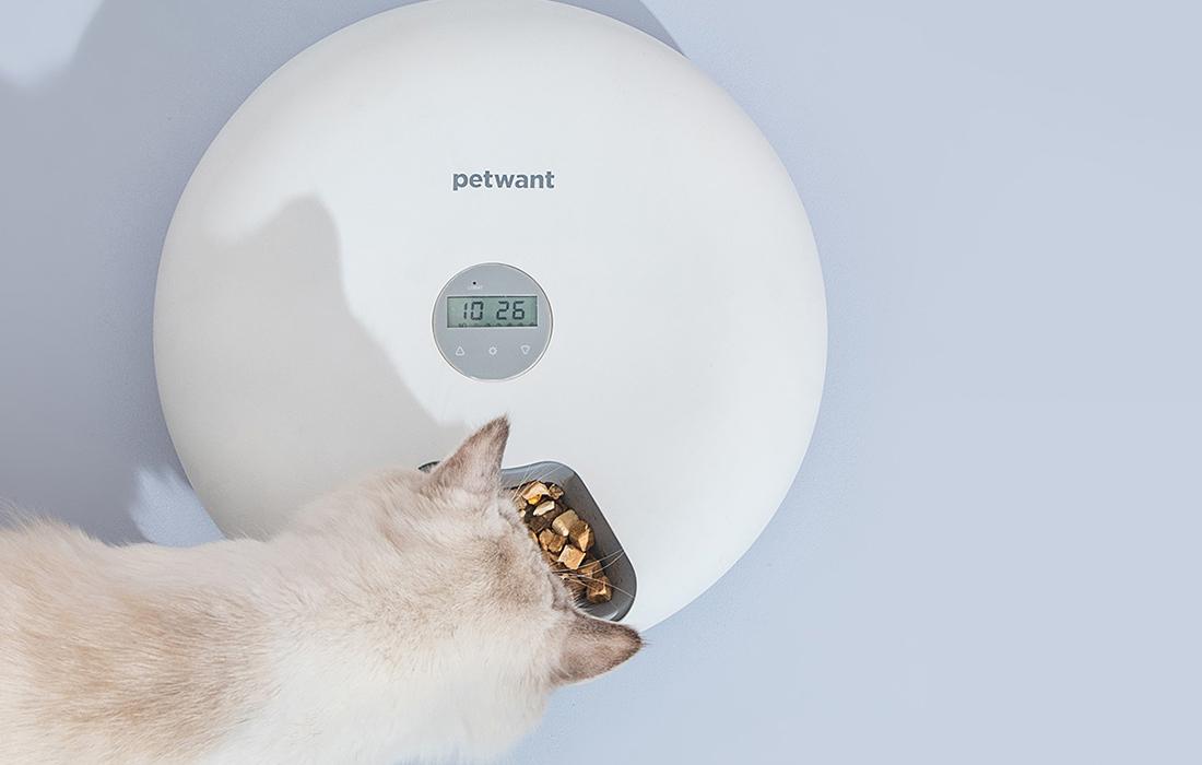 Inteligentní 6 komorový dávkovač krmiva PetWant F6 6 - pro milovníky koček