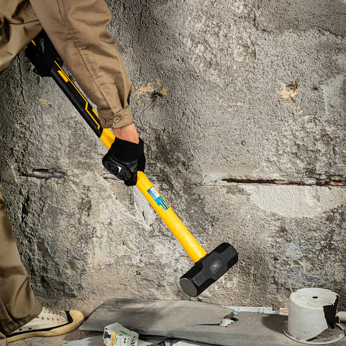 Deli Tools twohand demolition hammer EDL6911, 2.7kg (yellow) INNPRO