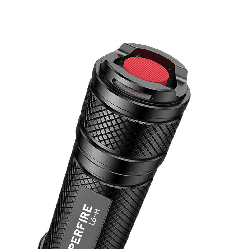 Latarka SUPERFIRE L6-H strumień świetlny 750lm USB-C 2